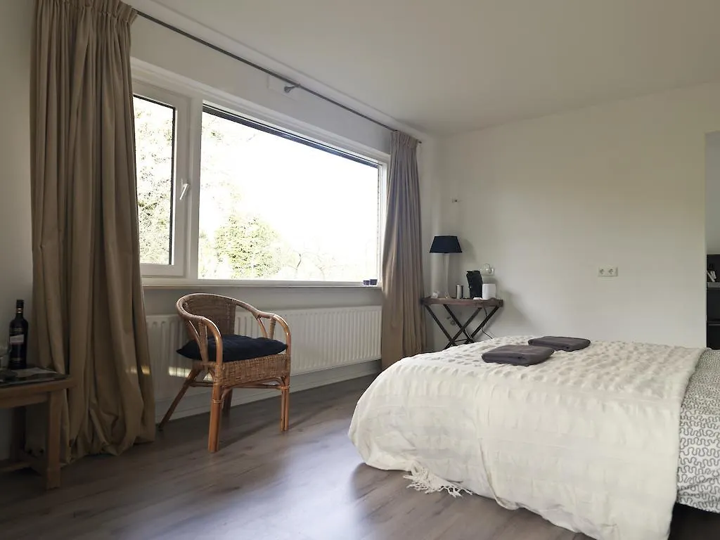 B&B Waalre 0*,